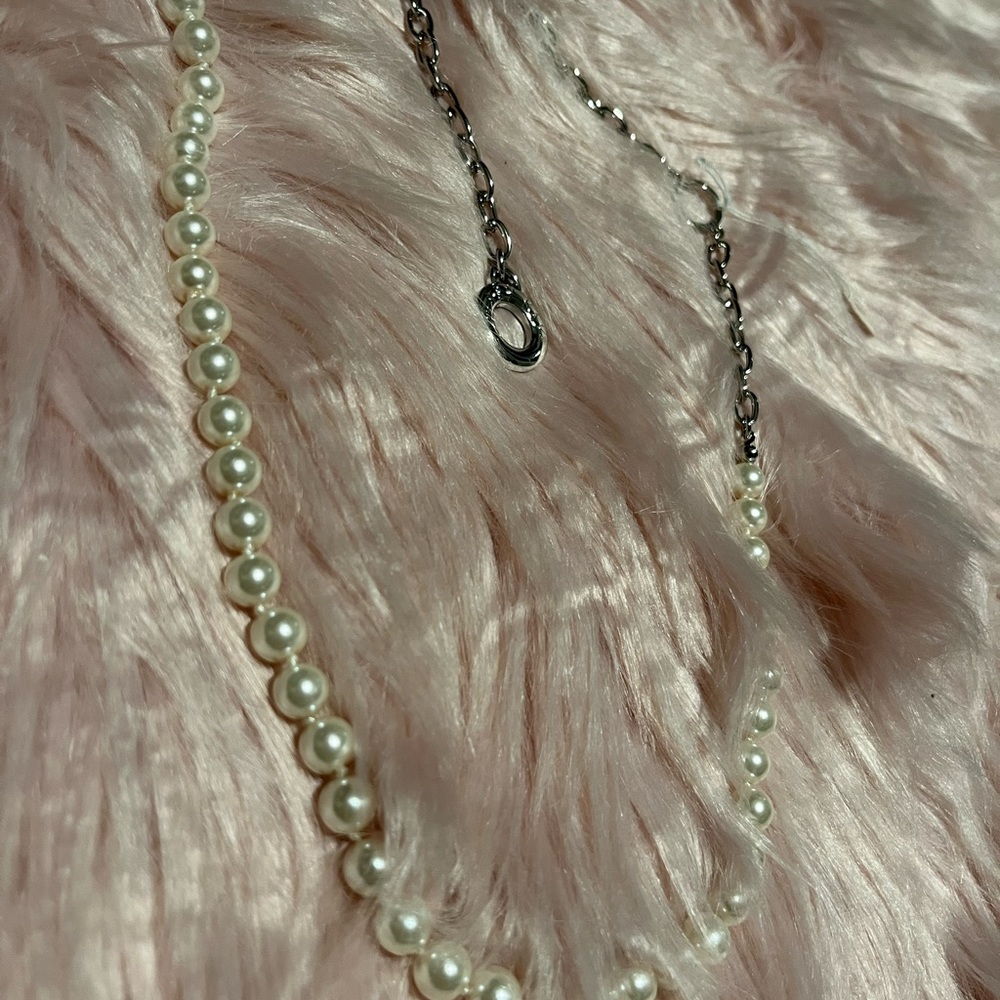 Mary Kay Silver Tone Faux Pearl Chain Link Toggle